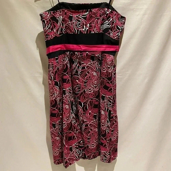 Ann Taylor LOFT Black and Hot Pink Strapless Dress, size 10 - Picture 6 of 8